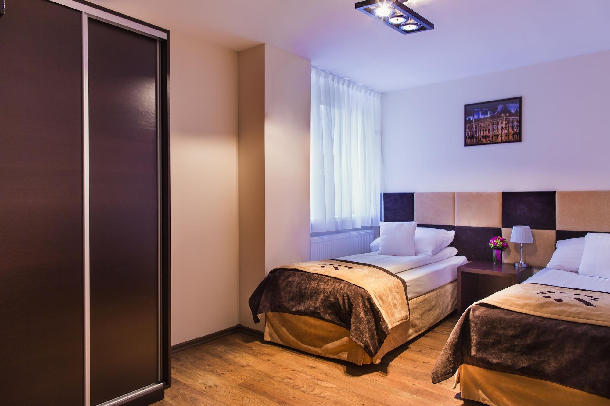 Boutique Hotel'S III Pilsudskiego Lodź Bagian luar foto