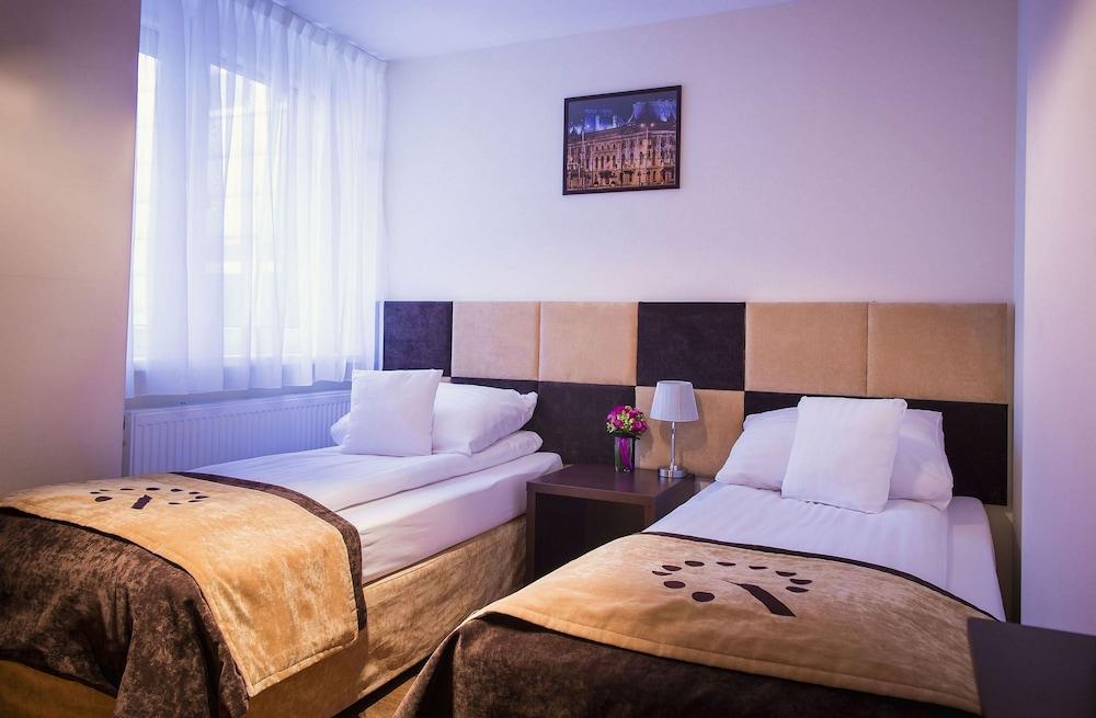 Boutique Hotel'S III Pilsudskiego Lodź Bagian luar foto